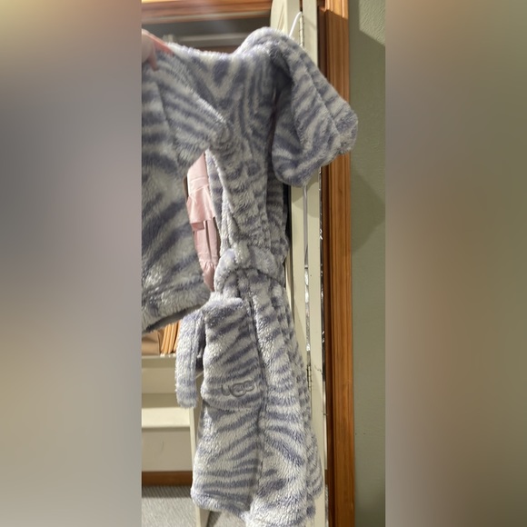 Ugg robe with tags - Picture 6 of 8